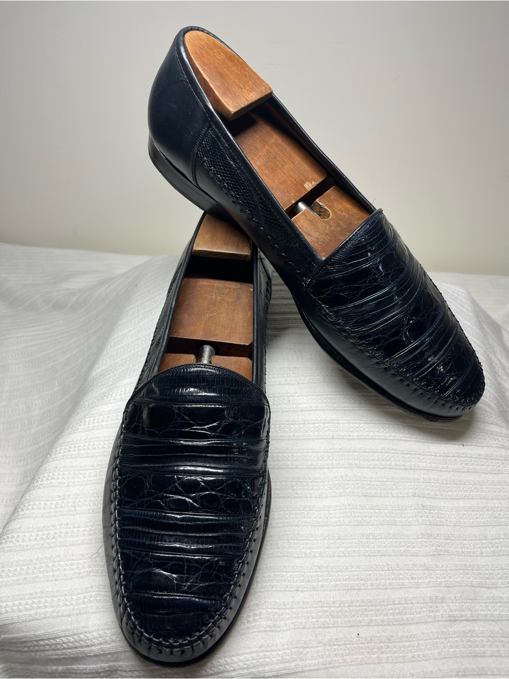Mezlan Sebastian Dark Navy Blue Lizard Leather Slip-On Loafers